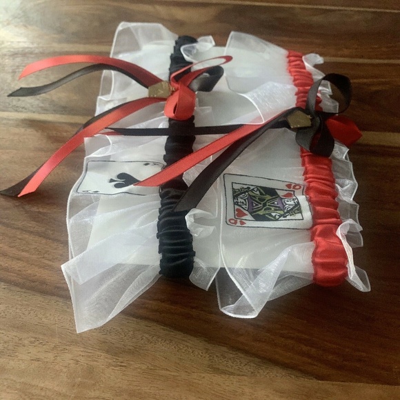 Red Black Satin Las Vegas Queen Ace Card Gold Charm Mesh Stretch Garter Band Set - Picture 3 of 12